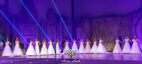 Amnéville, 12 octobre 2024 : les seize candidates de Miss Lorraine 2024 en robe blanche