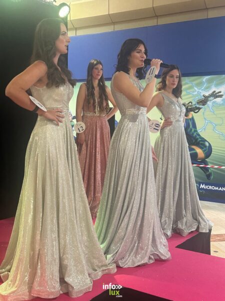 Aushopping Semécourt, 9 mars 2024 : des candidates de Miss Semécourt 2024 sur scène