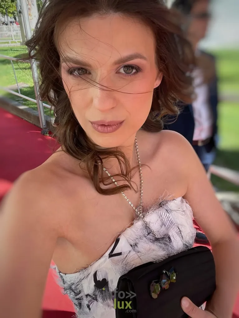 Festival de Cannes, Mai 2026. Selfie auf dem roten Teppich