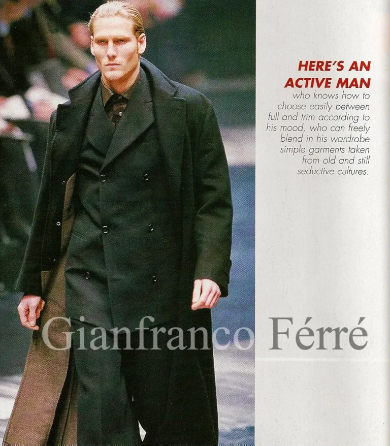 Bild aus der Zeit als Mannequin: eine Seite für Gianfranco Ferré, im langen Mantel